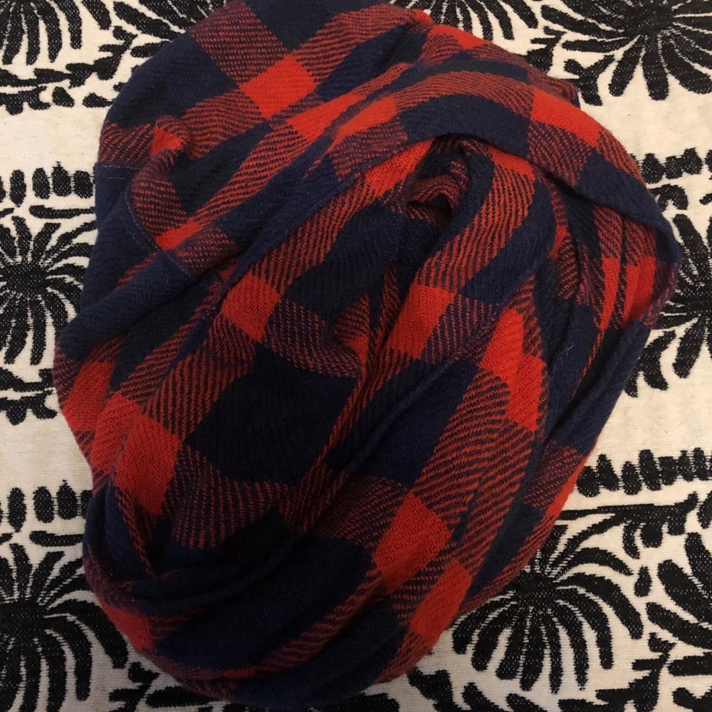 Layered scarf ❤️🖤